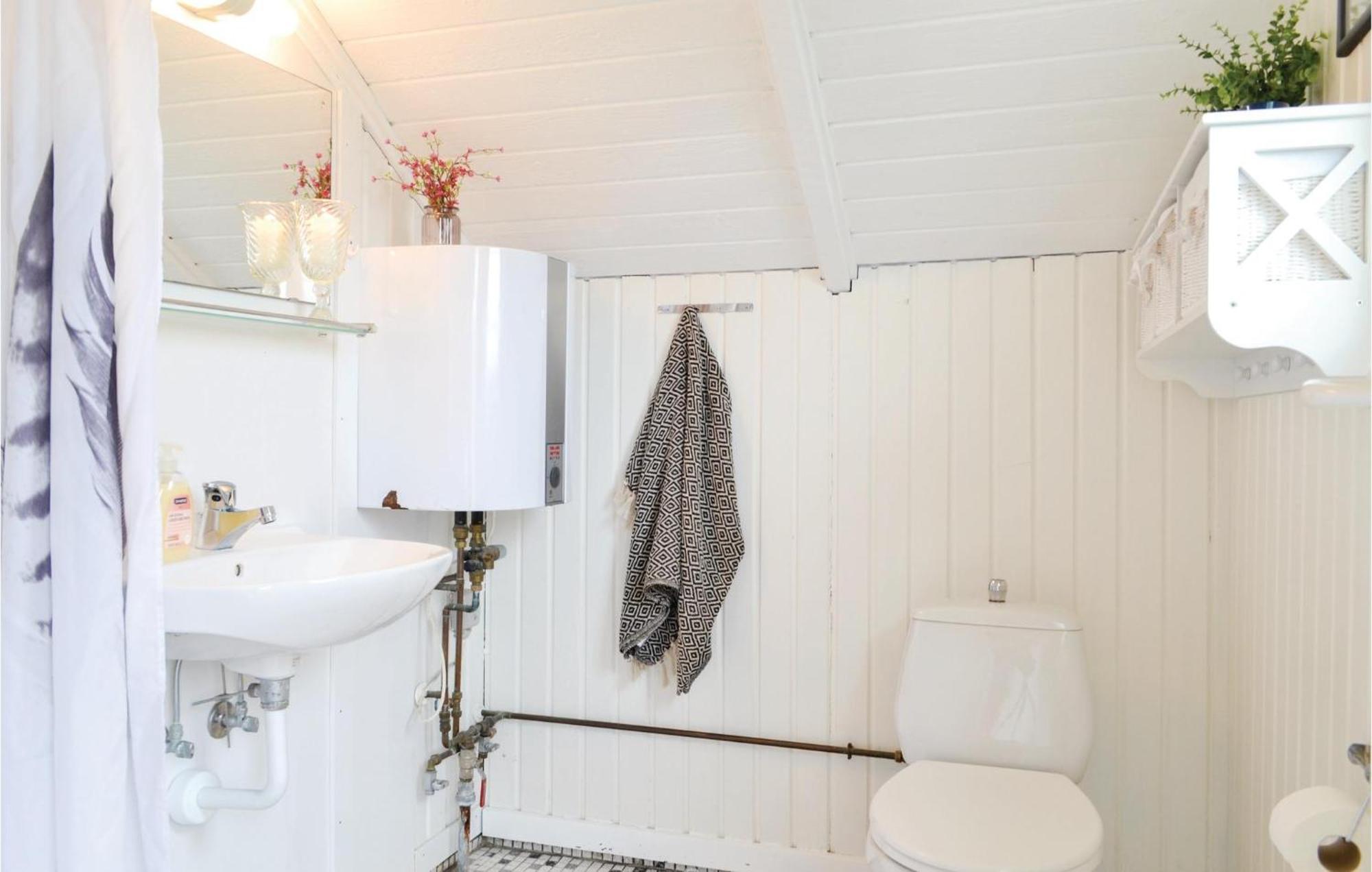 2 Bedroom Beautiful Home In Hvide Sande Bjerregard Экстерьер фото